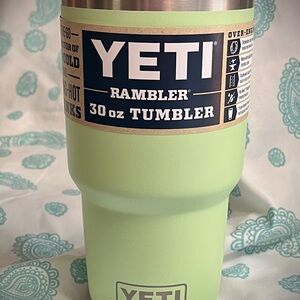YETI Rambler 30 Oz Tumbler With Magslider Lid Seafoam Green Brand New!!